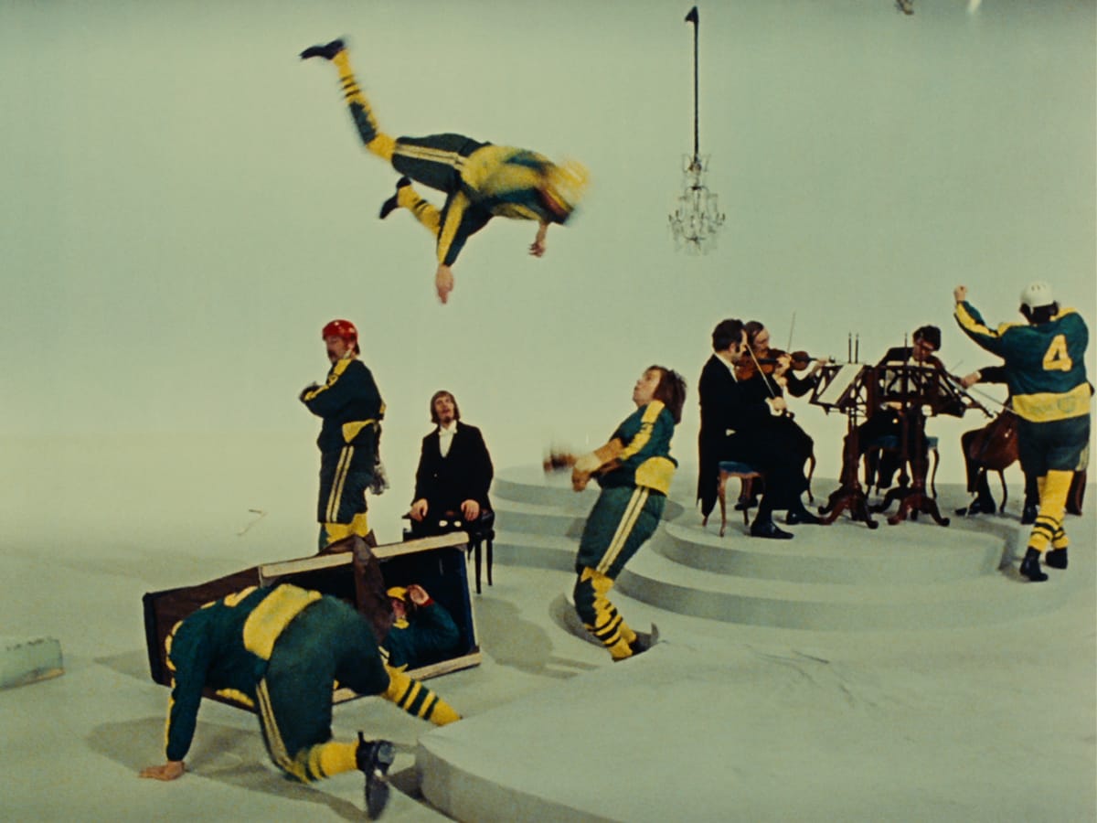 Parade Screencap 2